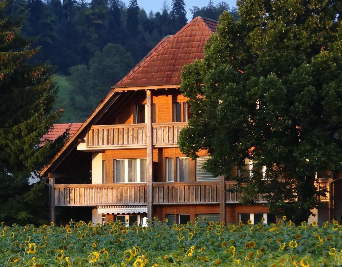Gemeinschaftshaus Im Oberdorf Lützelflüh Exterior foto